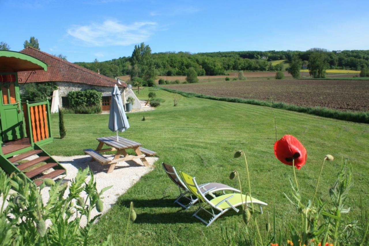 Gîtes Grand Pré ! et la Roulotte de Roquecor Exterior foto