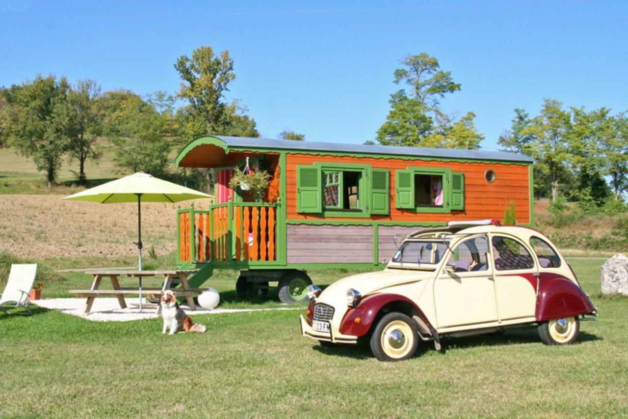 Gîtes Grand Pré ! et la Roulotte de Roquecor Exterior foto