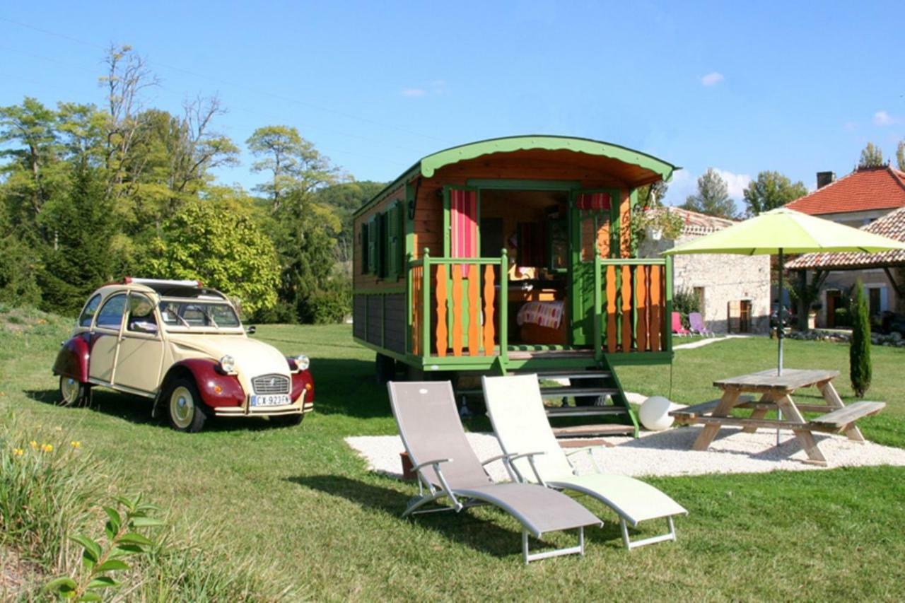 Gîtes Grand Pré ! et la Roulotte de Roquecor Exterior foto