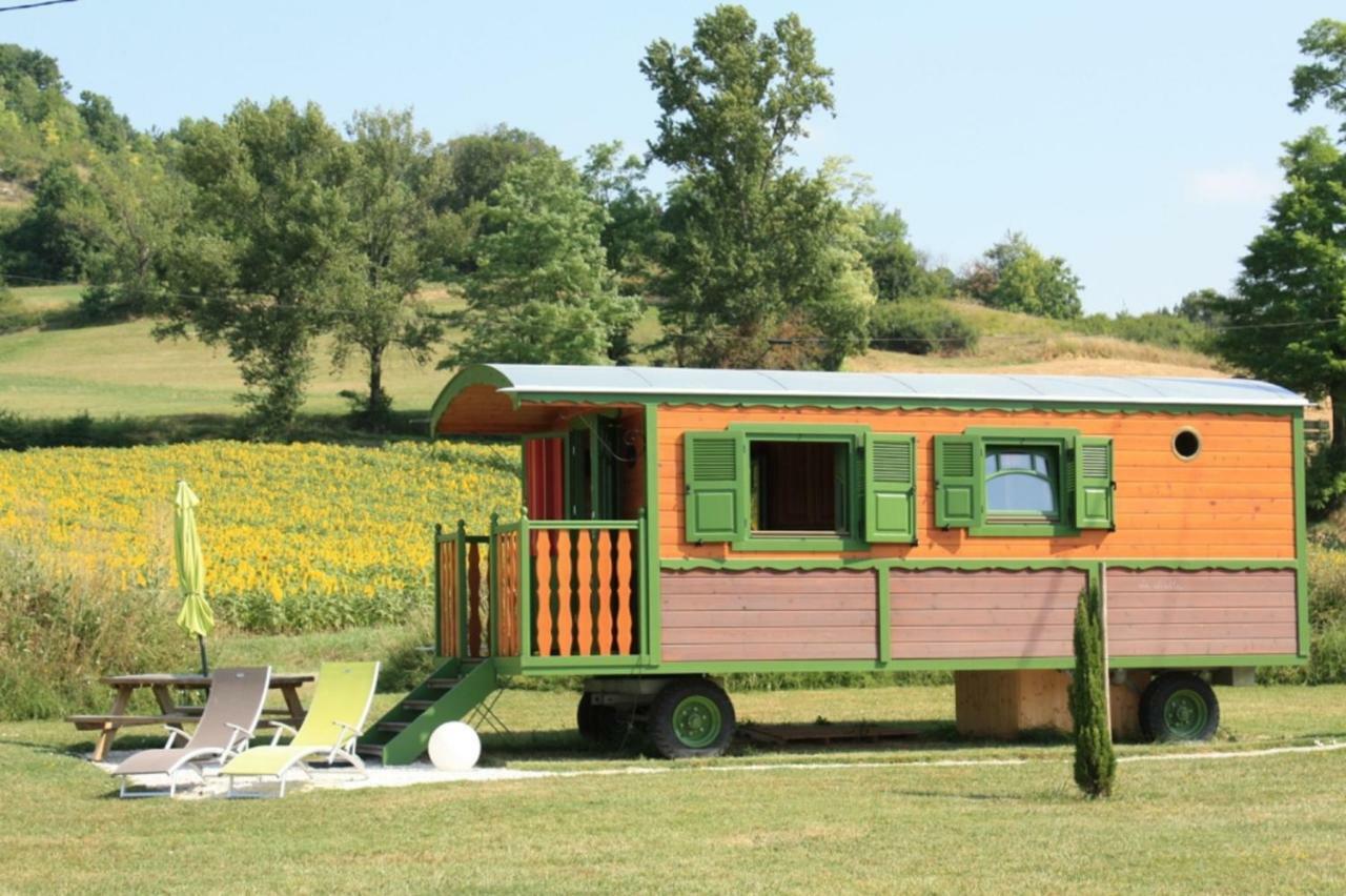 Gîtes Grand Pré ! et la Roulotte de Roquecor Exterior foto